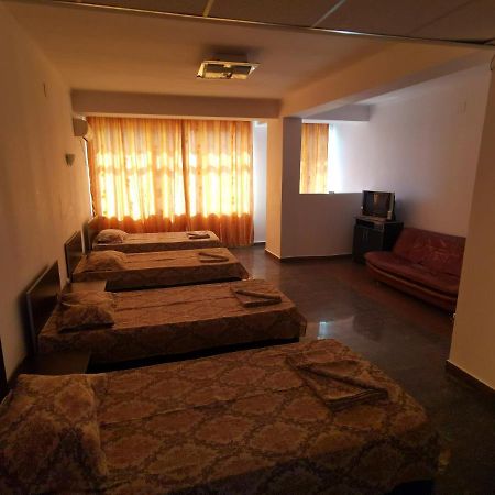 Hotel Dinastia Piteşti Eksteriør bilde