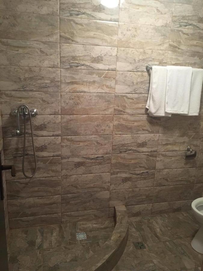 Hotel Dinastia Piteşti Eksteriør bilde